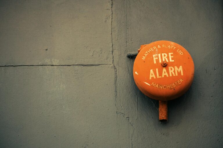 Installer une alarme maison : étapes et choix du système